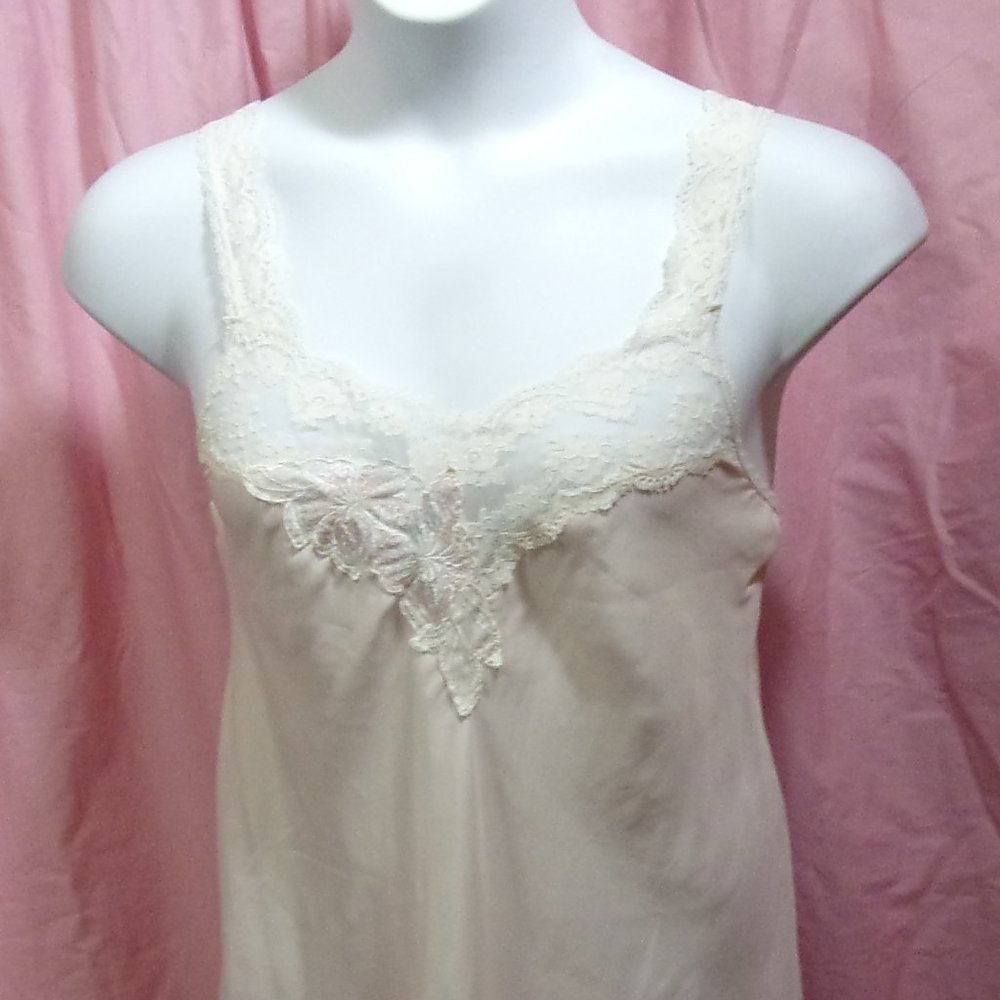Lucy Ann II Peachy Pink, Chemise Nightgown Lucie Ann II  NWOT  Size Small
